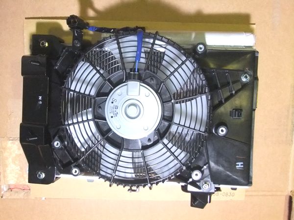 いすゞ ＧＩＧＡ用 コンデンサーＡＳＳＹ/447750-4760/8-98076-087-0---電装品専門店【太田美品通商WEBショップ】